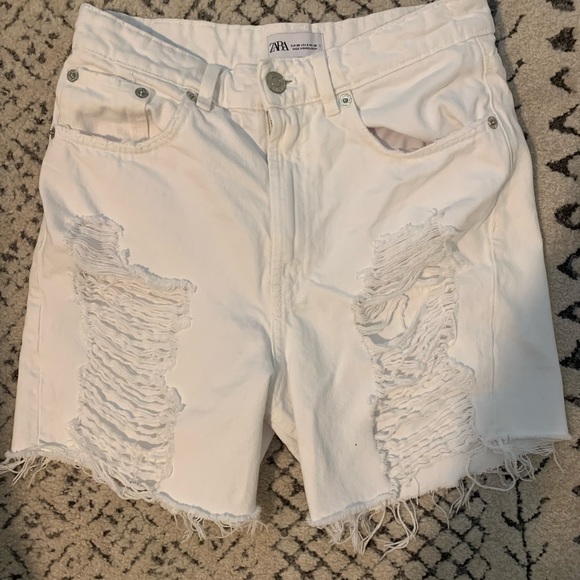 Hi Rise Ripped Shorts - Picture 2 of 3